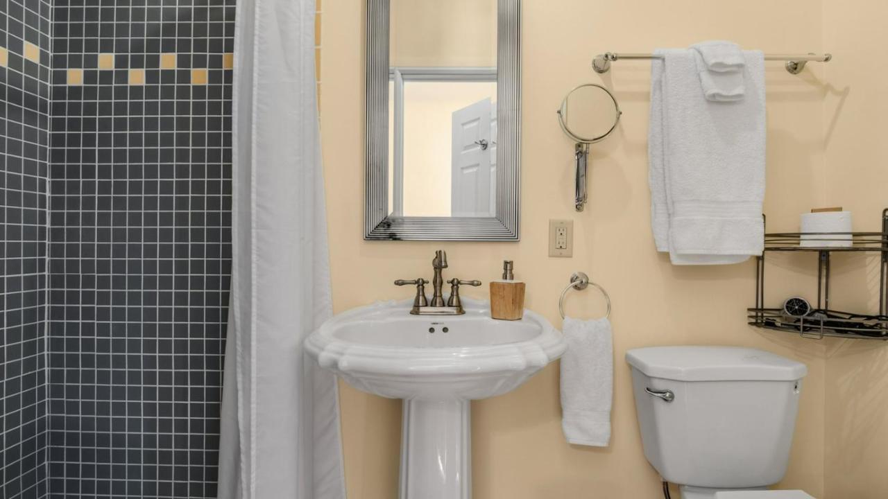 فندق The Woodbridge House Kingsville المظهر الخارجي الصورة