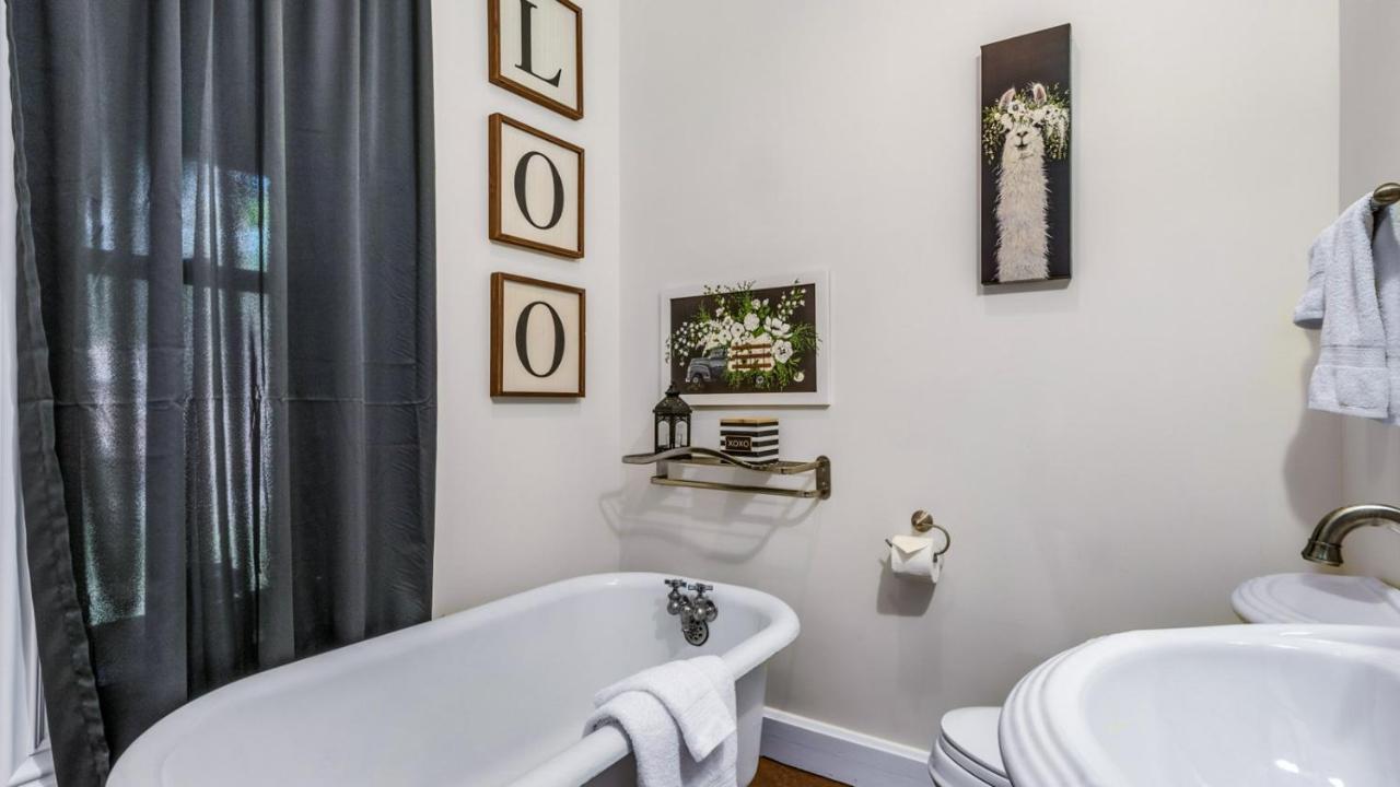 فندق The Woodbridge House Kingsville المظهر الخارجي الصورة