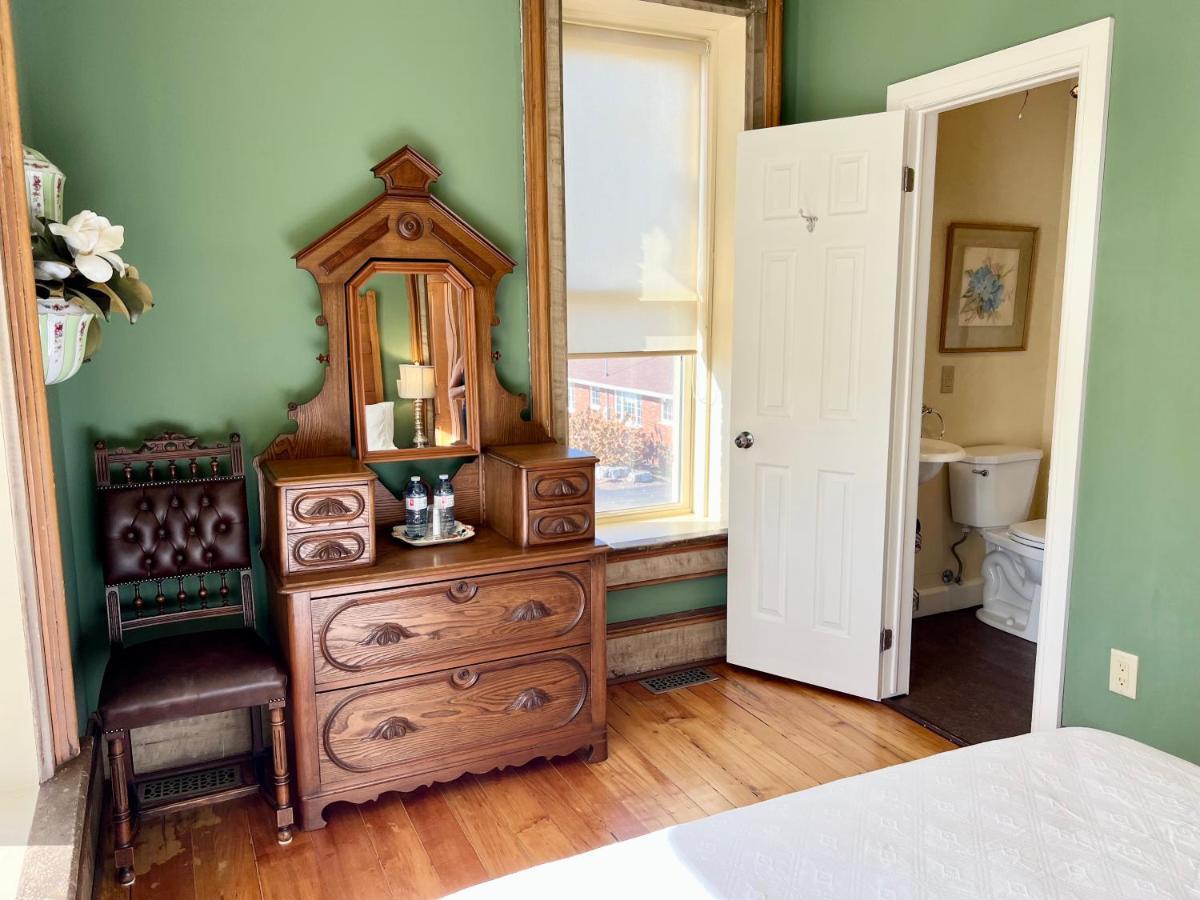 فندق The Woodbridge House Kingsville المظهر الخارجي الصورة